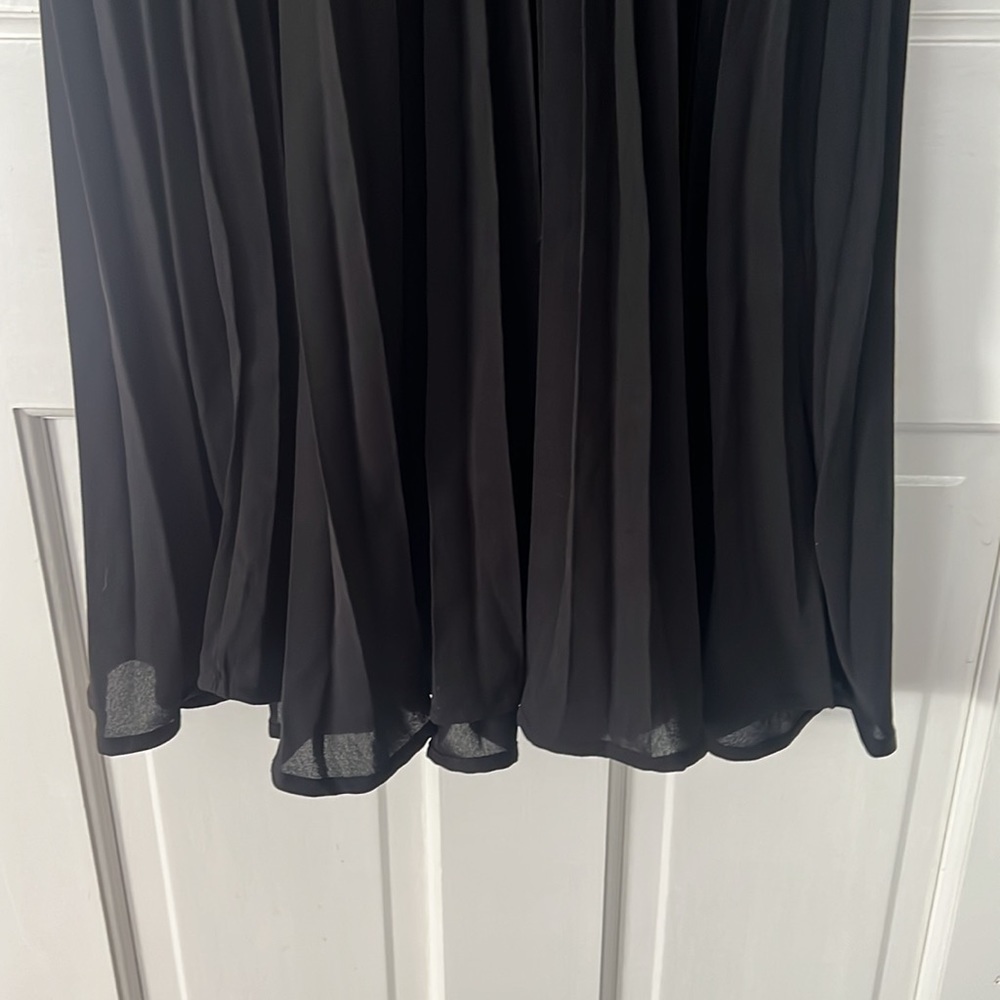 Black dress - Picture 3 of 5